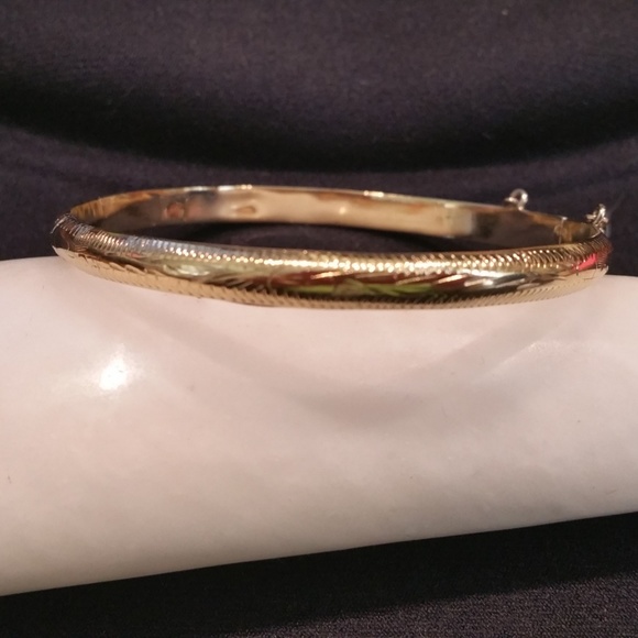 Sterling Bangle washed in Gold - Picture 5 of 8